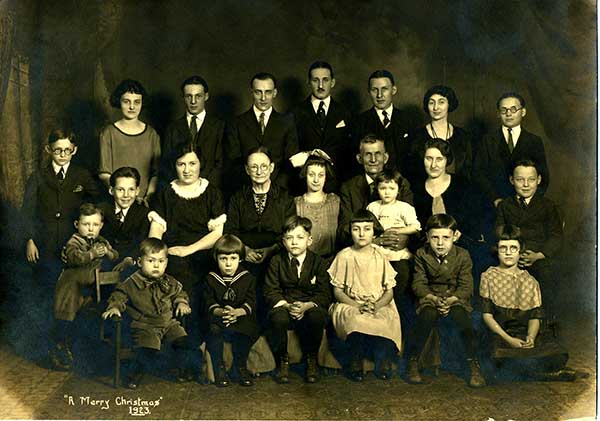 Boyer Grandchildren Christmas 1923